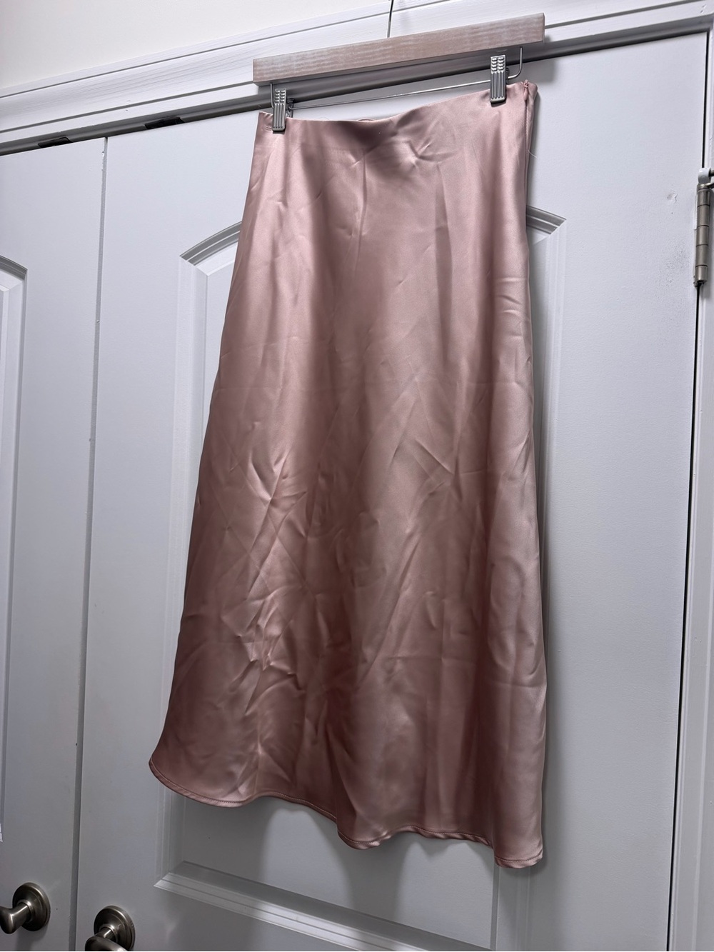 She and Sky Satin Midi Skirt in Dusty Blush
